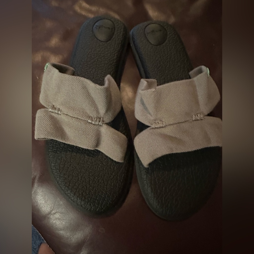 Sanuk Casual Women's Slide Sandals in Taupe and Black